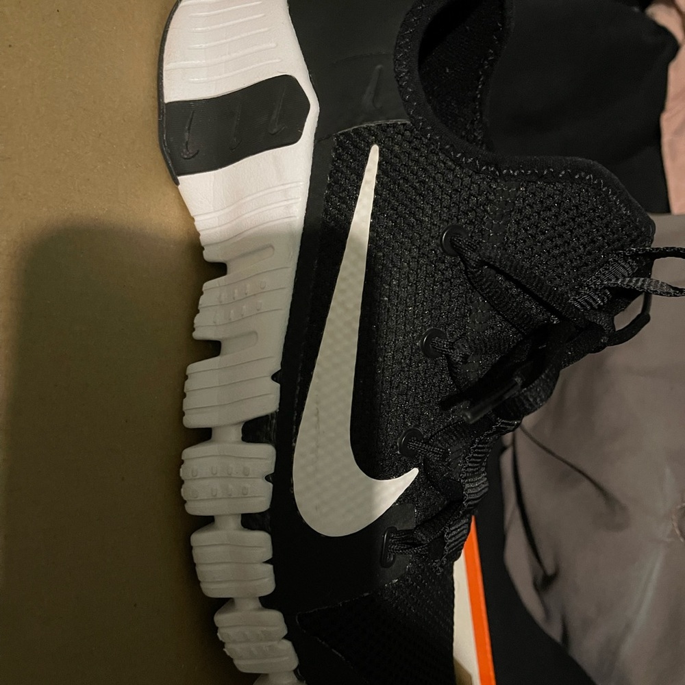 Nike Metcons - Picture 3 of 5